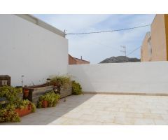 LUMINOSO ÁTICO DÚPLEX CON TERRAZA, GARAJE CERRADO Y TRASTERO EN ELDA