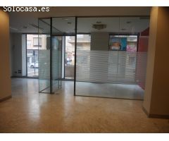 Magnifico local en Gran Avenida de Elda.