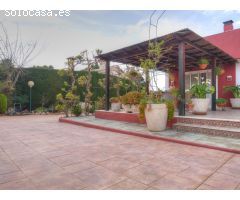 PRECIOSO CHALET CON MUCHO ENCANTO  EN LA ZONA DE LOMA BADÁ