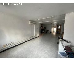Local comercial en entreplanta en Av. Felipe V de Petrer