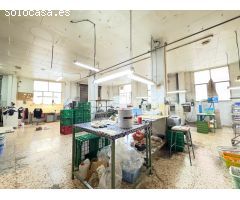 ESTUPENDO LOCAL COMERCIAL ESQUINA IDEAL PARA CONVERTIR EN VIVIENDA
