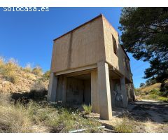 CASA DE CAMPO CON MUCHÍSIMO POTENCIAL CON MÁS DE 100.000M2 DE PARCELA