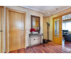 Exclusiva Vivienda Familiar en Aguas Nuevas con Piscina Privada y Amplios Espacios