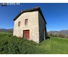 EXCLUSIVA FINCA CON CABAÑA PASIEGA EN VILLACARRIEDO