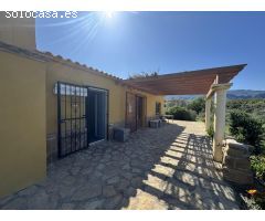 Encantadora casa de campo independiente con 3 dormitorios, amplios jardines, vistas y gran potencial