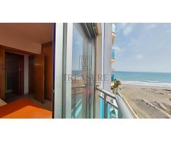 Exclusivo apartamento en La Manga con vistas panorámicas al mar