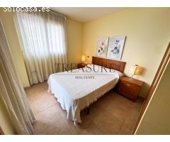 Descubre tu refugio junto al mar en este luminoso apartamento de dos dormitorios en La Manga