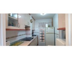 Apartamento con vistas al mar, piscina y parking en Benidorm