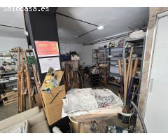 Oportunidad Única: Local Comercial de Esquina en Benidorm con Dos Espacios