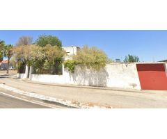 Gran Casa con Amplio Terreno (1180m²) en La Albuera