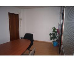 OFICINA EN ALQUILER AMUEBLADA