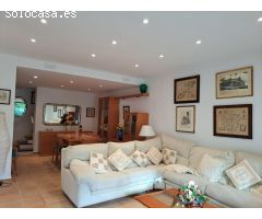 Vinyet con piscina comunitaria