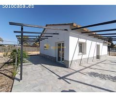 BONITO CHALET A ESTRENAR EN CAMPILLO.