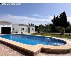 Chalet a la venta en La Algaba