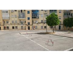 PARKING EN EL GRAN EJE