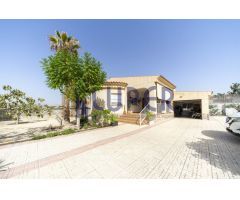 Chalet en Venta en Mutxamel, Alicante