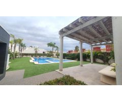 PRECIOSO Y LUJOSO QUAD CON PISCINA COMUNITARIA Y GARAJE PRIVADO