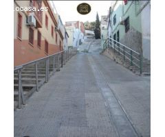 CASA EN LA CIRCUNVALACION