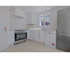 Casa de Pueblo en Venta en Benahavís, Málaga