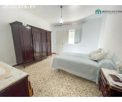 CASA CON LOCAL COMERCIAL EN UBRIQUE - ZONA ALGARROBAL