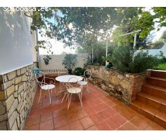 CASA CON TERRENO INDEPENDIENTE.-