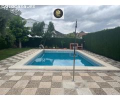 CHALET EN LOS VILLARES