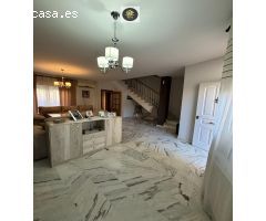 CASA ADOSADA EN FUERTE DEL REY