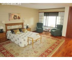 Fabulosa Villa de lujo, OPCIONAL parque de maquinaria pesada, 500 m2 chalet en 3 plantas.