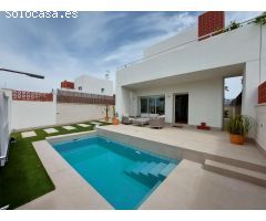Villas Independiente en Pilar de la Horadada