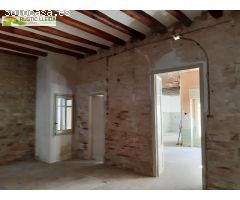 LOCAL COMERCIAL (DE UNOS 117 M2) CON JARDIN (DE UNOS 73 M2), EN TÀRREGA.