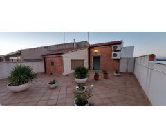 CASA (DE UNOS 684 M2) EN EL CENTRO DE TARREGA.
