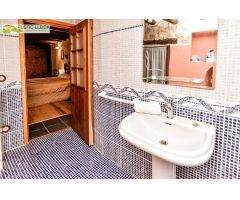 CASA (DE UNOS 378 M2) CON TERRAZA (DE UNOS 30 M2) EN LOS ALREDEDORES DE SANTA COLOMA DE QUERALT.