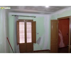 CASA (DE UNOS 160 M2) CON TERRAZA (DE UNOS 50 M2) EN LOS ALREDEDORES DE SANTA COLOMA DE QUERALT.