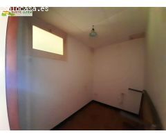 CASA (DE UNOS 144 M2) CON PATIO I GARAJE EN SANTA COLOMA DE QUERALT.