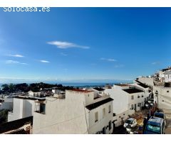 Casa de 4 Dormitorios con Vistas Panorámicas al Mar, Amplia