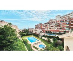 Apartamento con vistas al mar en Benalmádena 550m de la playa