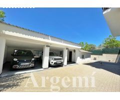 Casa perfecta para dos familias en Palau-solità i Plegamans 
