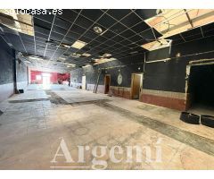 Nave Industrial en Venta o Alquiler en Castellar del Vallès – 465?m² con Gran Potencial