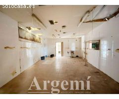 Nave Industrial en Venta o Alquiler en Castellar del Vallès – 465?m² con Gran Potencial