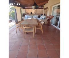 Villa en venta con licencia turística y 4.600m2
