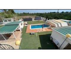 Espléndido Chalet en Rojales: 8 Dormitorios, Piscina Privada y Doble Oportunidad