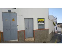 Se vende local en  Montellano