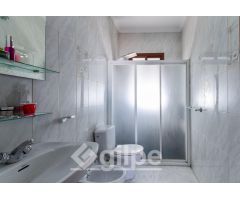 CASA CON COCHERA EN UNA ESTUPENDA ZONA DE MARCHENA