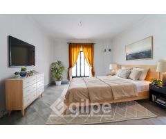 Piso independiente en venta en el centro de Marchena — 183 m² con cochera y azotea privada