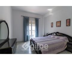 Inmueble en Venta en la Barriada de Rubercon, Marchena – Vivienda de 3 Dormitorios, Cochera y Patio