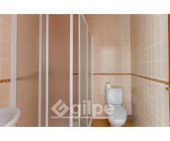 Inmueble en Venta en la Barriada de Rubercon, Marchena – Vivienda de 3 Dormitorios, Cochera y Patio