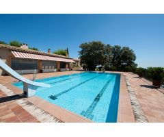 Villa de Lujo en Venta en Cistella, Girona