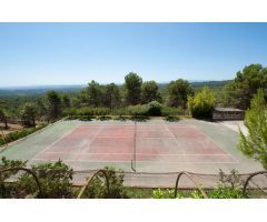 Villa de Lujo en Venta en Cistella, Girona