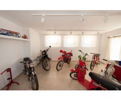 Villa de Lujo en Venta en Cistella, Girona