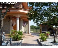 Chalet en Venta en Sils, Girona